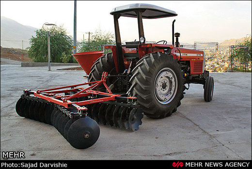پلاک گذاری ۹۶ درصد از ماشین آلات فعال بخش کشاورزی شهرستان لردگان و خانمیرزا