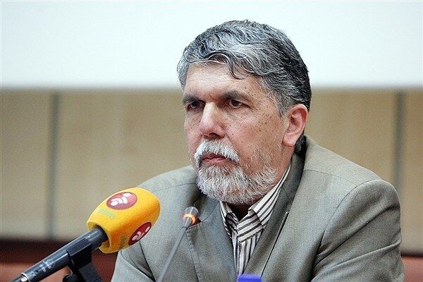 در فضای بشری می توان بوعلی سینا را به عنوان تجلی الهی روی زمین دانست