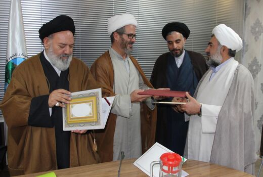 آیین تکریم و معارفه مسئول حوزه نمایندگی ولی فقیه در اداره کل منابع طبیعی