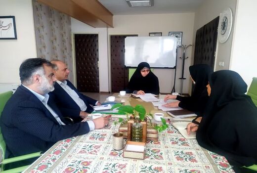 مشارکت بیش از پیش زنان در طرح تولید و کاشت یک میلیارد نهال