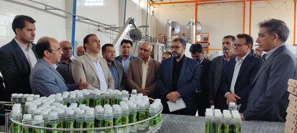 افتتاح تولیدی نوشیدنی‌های گیاهی در شیراز
