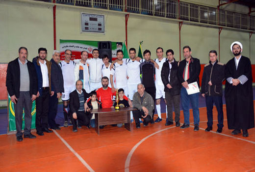 تیم فوتسال اداره کل امور عشایری استان و تیم والیبال مدیریت جهادکشاورزی عجب شیر قهرمان مسابقات ورزشی دهه فجر شدند 