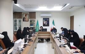بانوان در تقویت عزت ملی و تحکیم بنیان خانواده نقش‌آفرین هستند
