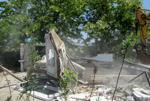 آزاد سازی 2.5 هکتار از اراضی کشاورزی شهرستان تهران از دست متصرفان