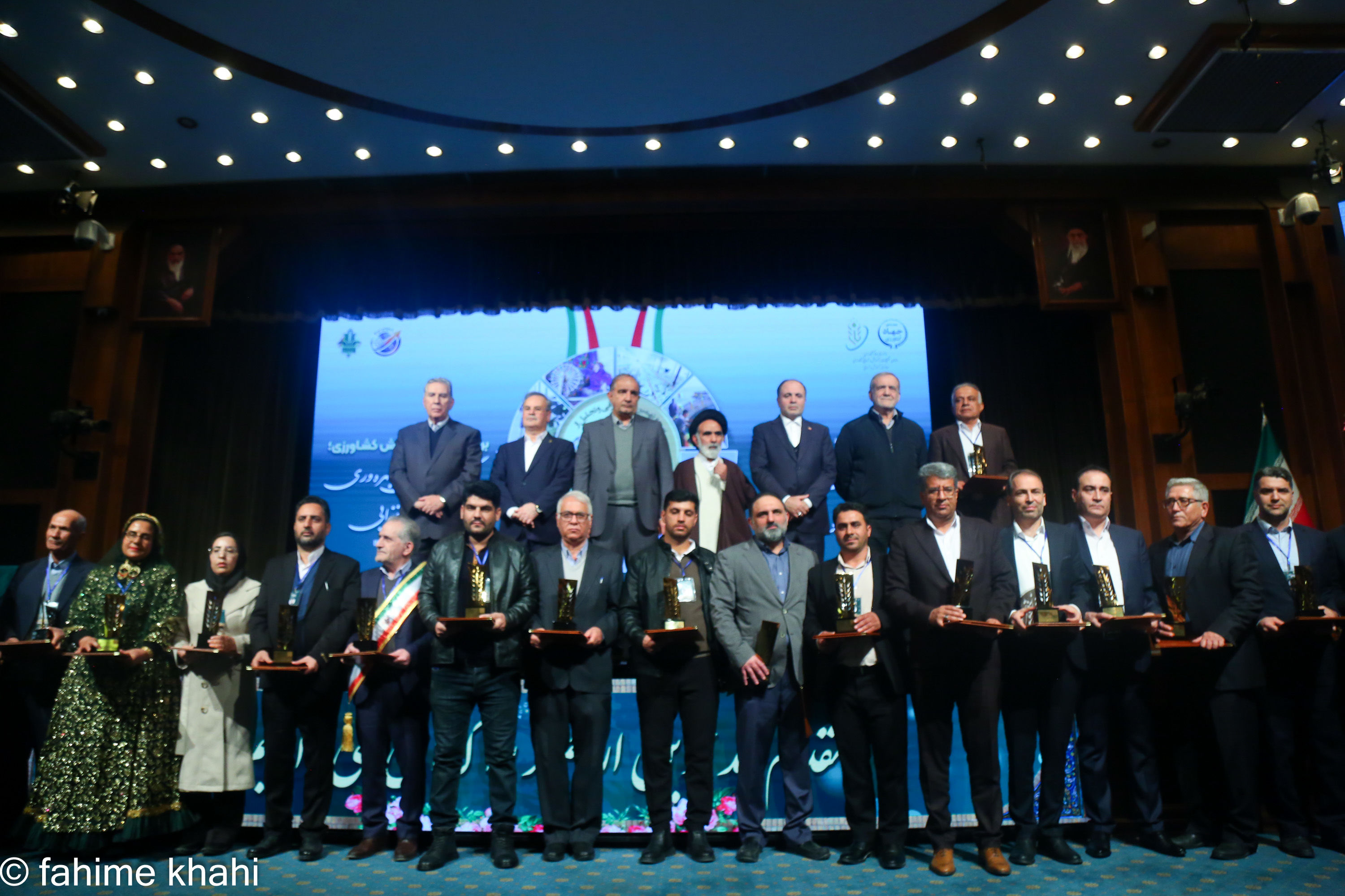 تجلیل از برگزیدگان ملی بخش کشاورزی 