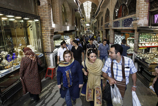 تنها افزایش 20 درصدی مزد، قدرت خرید را حفظ می‌کند