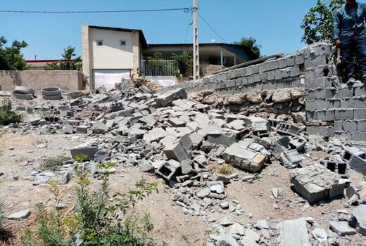 چهار بنای غیر مجاز در اراضی کشاورزی شهرستان آبیک تخریب شد