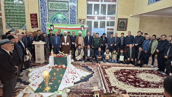 محفل انس با قرآن کریم در روستای ریحان شهرستان اهر برگزار شد