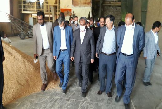 بازدید استاندار قزوین از شرکت تعاونی گاوداران شهرستان بوئین زهرا