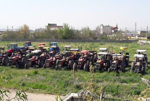 ۶۵درصد تراکتورهای موجود در شهرستان البرز پلاک گذاری شد