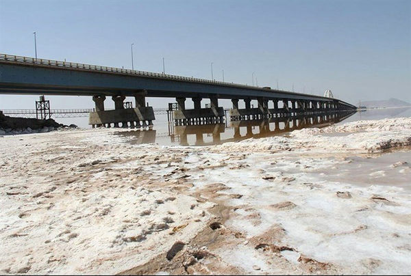 هزینه انتقال آب از وان به  ارومیه باید بر عهده ترکیه باشد