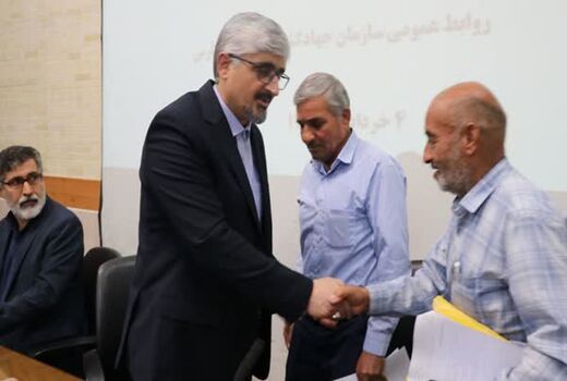 ملاقات بهره برداران و رئیس جهاد کشاورزی فارس / 40 پرونده رسیدگی شد 