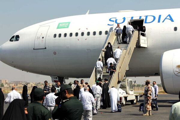 اولین زائران ایرانی به مدینه رسیدند
