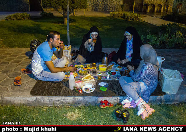 افطار در فضای سبزشهری