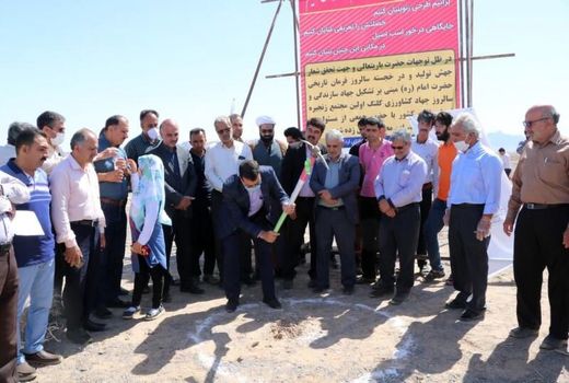 ساخت مجموعه پرورش اسب در اردکان آغاز شد