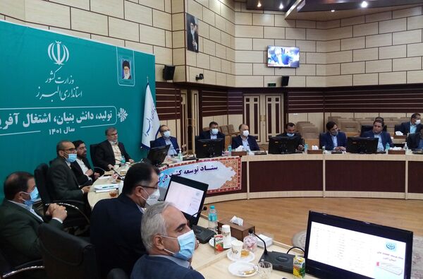 توسعه کشت های گلخانه ای باید با رویکرد صادرات محور و دانش بنیان باشد