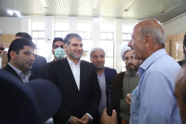 بازدید سرزده وزیر جهاد کشاورزی از شعبه بانک کشاورزی شهرستان شبستر و پیگیری مشکلات مردم 