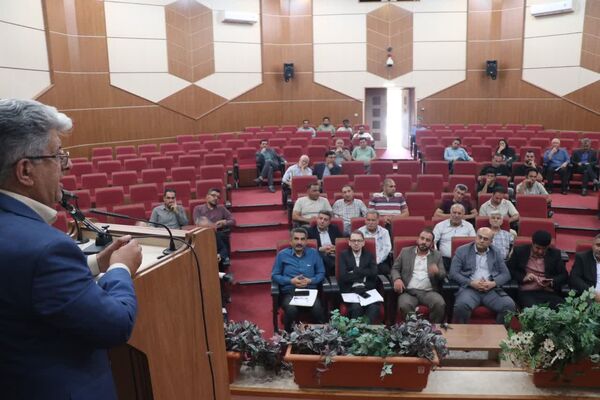 نشست بررسی مشکلات مرغداران استان قزوین در سازمان جهاد کشاورزی برگزار شد
