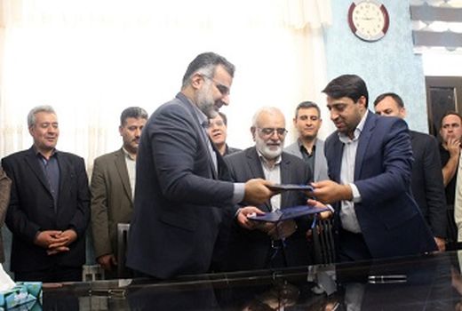 تفاهم نامه ساخت 1024 گلخانه در فارس امضاء شد