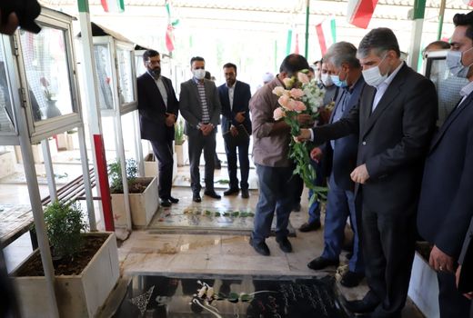 تجدید میثاق وزیر جهاد کشاورزی با شهدای شهرستان محلات