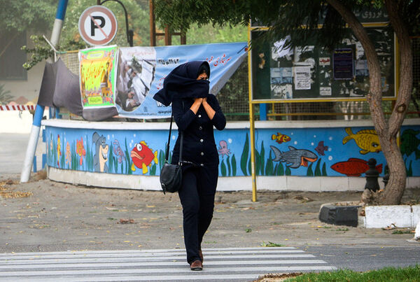 شروع وزش باد شدید در تهران 