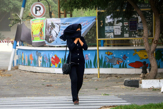 شروع وزش باد شدید در تهران 