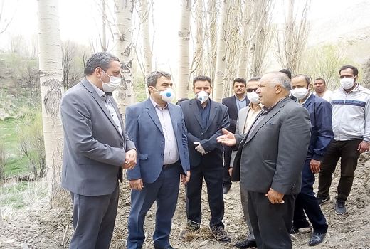 بازدید فرماندار فیروزکوه از پروژه پوشش انهار روستای اهنز این شهرستان
