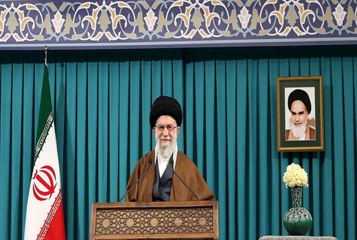 رهبر انقلاب سال ۱۴۰۲ را با عنوان سال «مهار تورم و رشد تولید» نام‌گذاری کردند