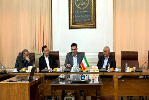 تلاش شبانه‌روزی مدیران و کارکنان، رمز موفقیت مراکز درمانی است