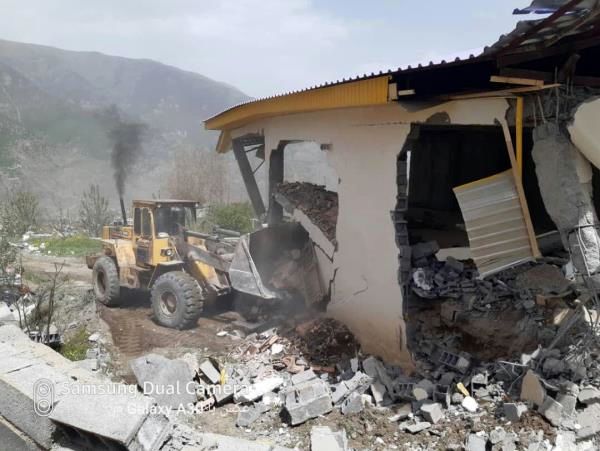 قلع و قمع چهار ویلای غیر مجاز در لاریجان آمل