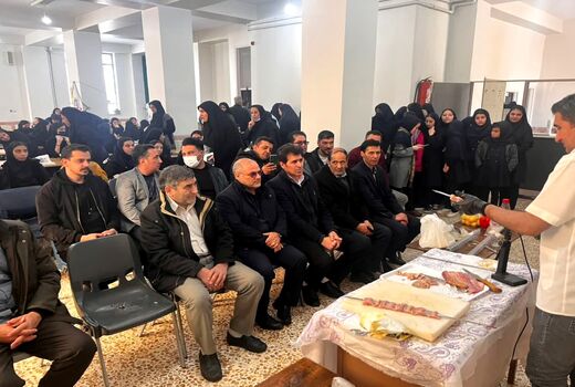 آموزش طبخ ماهی به نوجوانان در ورزقان؛ گامی در جهت ترویج فرهنگ مصرف آبزیان