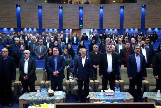 کتاب در مزرعه نفس می‌کشد