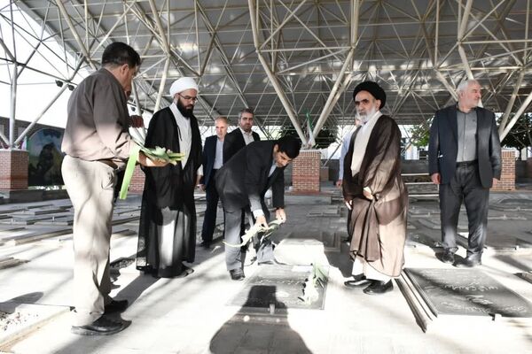 عظمت کار شهدا غیرقابل وصف و مثال زدنی است