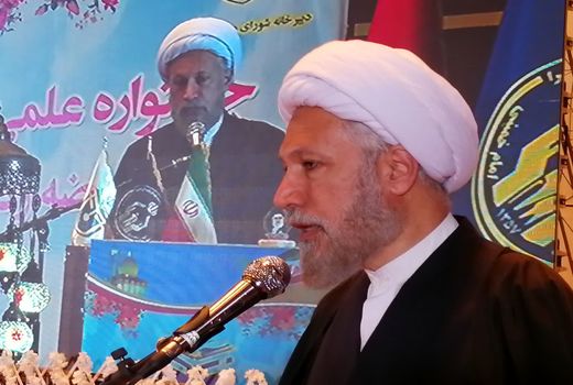 فارس پیشرو در پرداخت زکات است