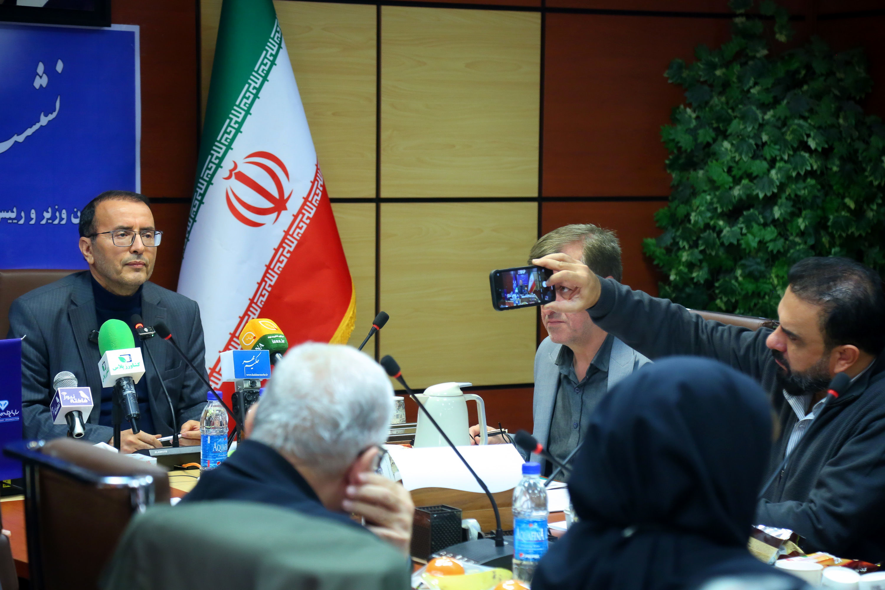  نشست خبری رئیس سازمان دامپزشکی و آیین رونمایی از استودیو رسانه ای سازمان دامپزشکی کشور 