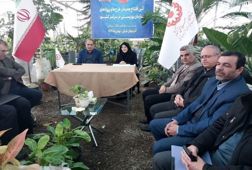 افتتاح گلخانه ۵ هزار مترمربعی گل و گیاهان زینتی در خسروشاه با حضور رئیس سازمان بهزیستی کشور