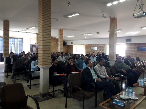 کارشناسان ناظر جهاد کشاورزی استان قزوین با کنترل کیفی بذر غلات آشنا شدند