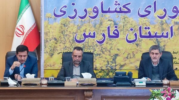 ساخت بیش از 1400 هکتار گلخانه جدید در فارس