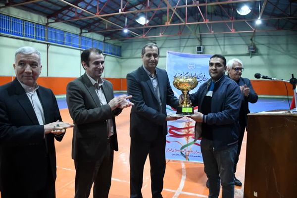 تجلیل از رتبه های برتر مسابقات دهه فجر سازمان جهاد کشاورزی آذربایجان شرقی 