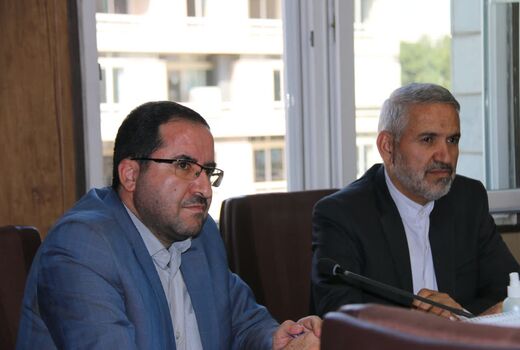 زمین باید در اختیار کشاورز و تولید کننده واقعی باشد