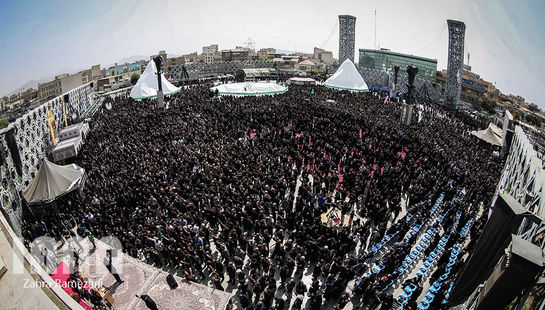   مراسم عزاداری ظهر عاشورا در میدان امام حسین(ع) تهران 