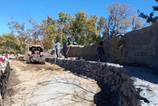 بازسازی استخر خاکی قنات روستای فیزیک شهرستان درمیان