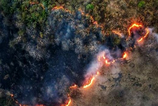 آتش‌سوزی به ضلع شرقی و صخره‌های  الیت محدود شده است