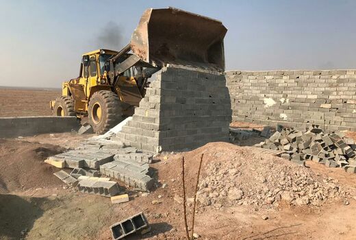 قلع و قمع ۳۷ مورد ساخت و ساز غیر مجاز در اراضی کشاورزی شهرستان قزوین