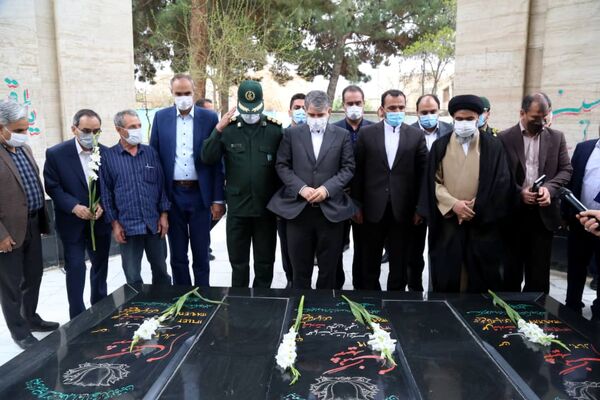 تجدید میثاق وزیر جهاد کشاورزی با شهدای شهرستان نظرآباد