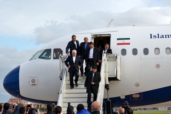 ظریف وارد سنگاپور شد
