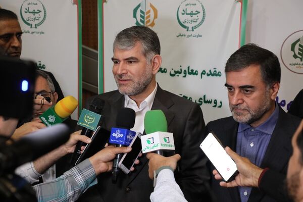 در حرکت پرشتاب بخش کشاورزی موانع را رفع می کنیم