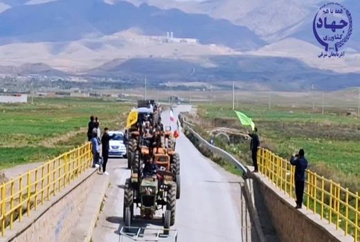 رژه تراکتورها ازصور و توتاخانه تا زاوشت/ بیعت کشاورزان با ولایت و تجدید میثاق با سید الشهدای ایران 