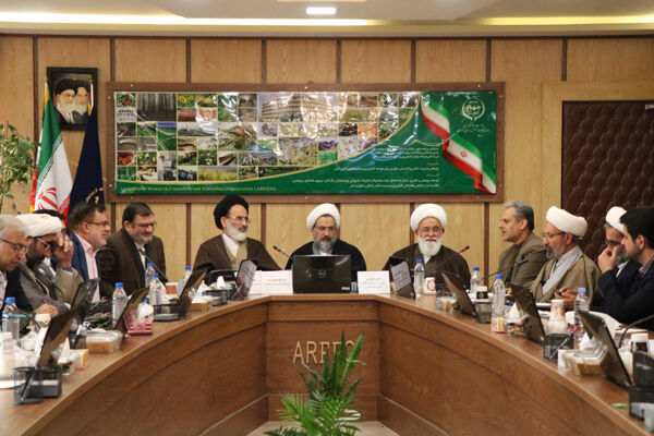 میزگرد " فقه و اخلاق زیست فناوری" برگزار شد