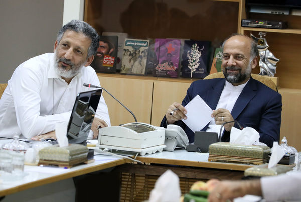مردم دوست دارند خودشان را روی پرده سینما ببینند
